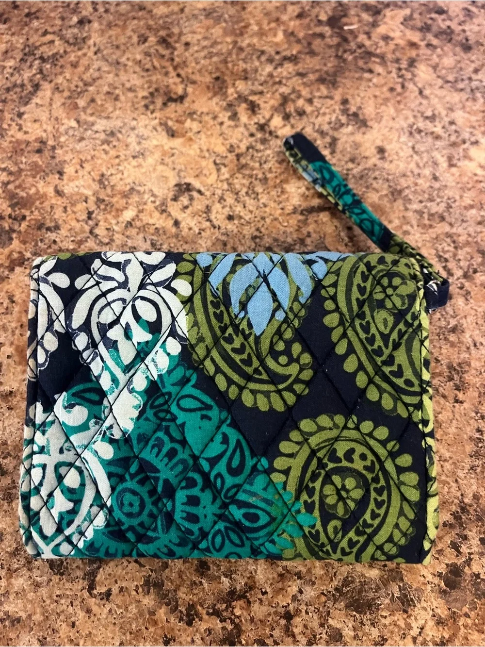 Vera Bradley Quilted Wristlet‎ in Blue, Green & Teal Floral Print